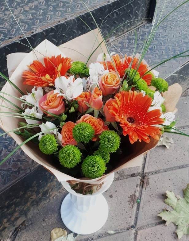 Букет цветов из: Герберы, Хризантемы, Альстромерии и Розы в Грицовский