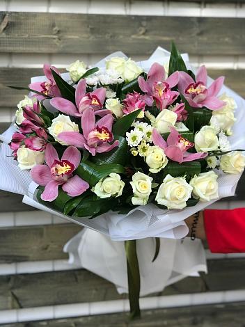 Букет цветов из: Розы и Хризантемы в Грицовский