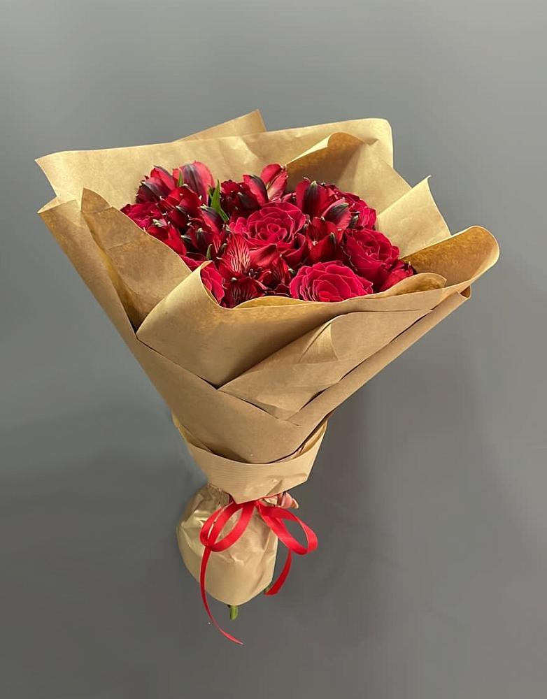 Букет цветов из: Альстромерии и Розы в Грицовский