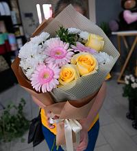 Букет цветов из:  Герберы, Розы и Хризантемы в Грицовский