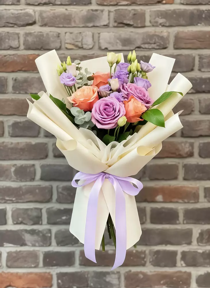 Букет цветов из: Лизиантусы и Розы в Грицовский