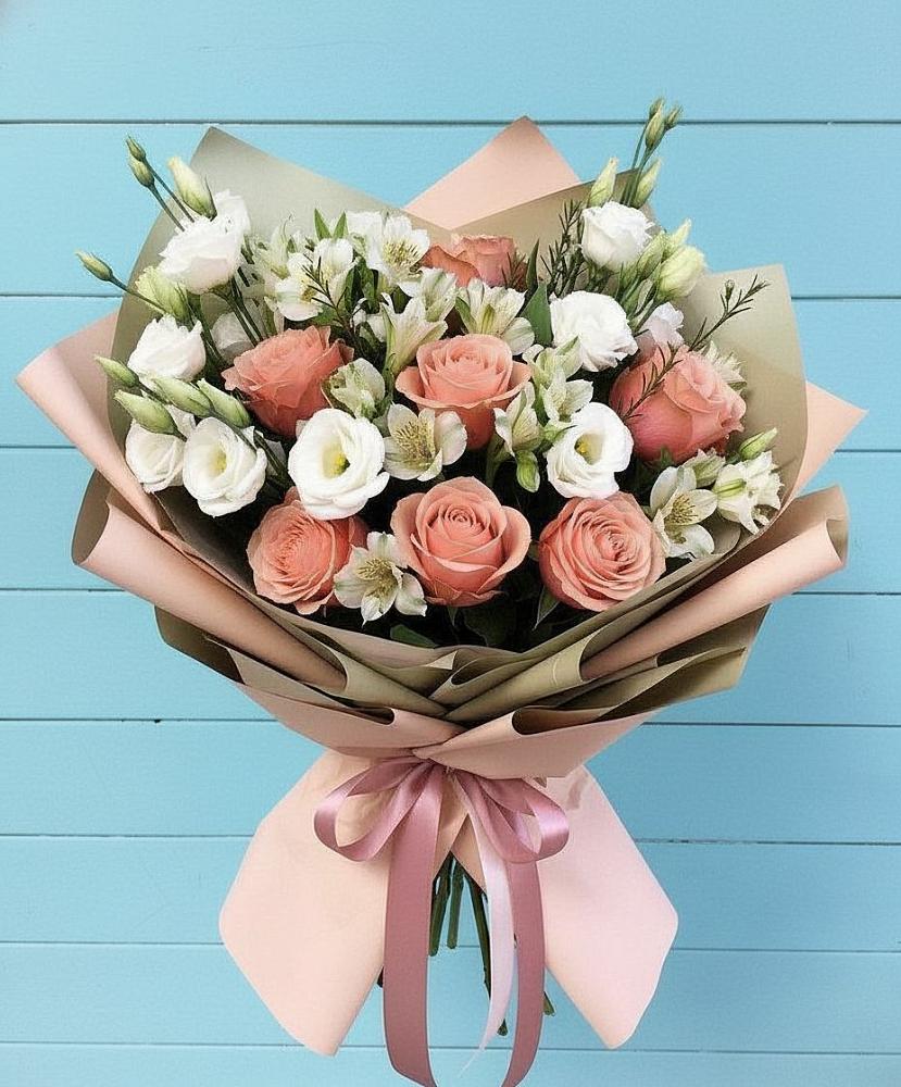 Букет цветов из: Розы, Альстромерии и Лизиантусы в Грицовский