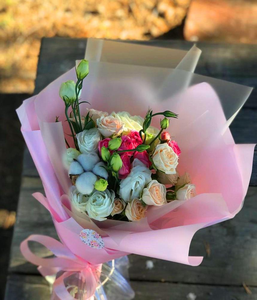 Букет цветов из: Розы и Лизиантусы в Грицовский