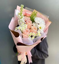 Букет цветов из:  Хризантемы и Розы в Грицовский