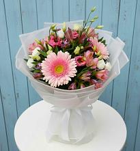 Букет цветов из:  Герберы, Альстромерии и Лизиантусы в Грицовский