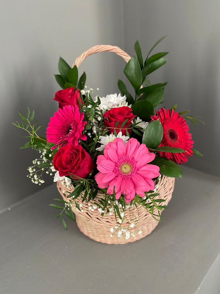Цветочная композиция из Розы, Хризантемы и Герберы в корзине в Грицовский
