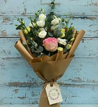 Букет цветов из:  Розы и Лизиантусы в Грицовский
