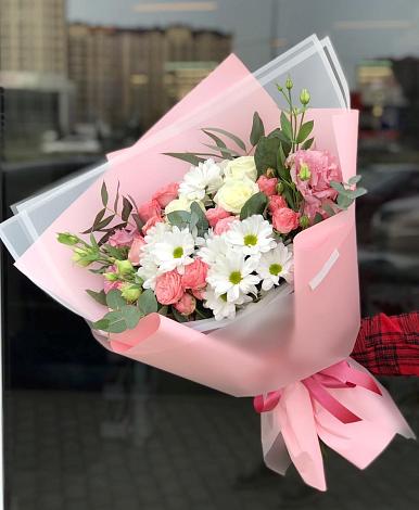 Букет цветов из: Розы, Лизиантусы и Хризантемы в Грицовский