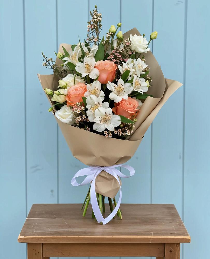 Букет цветов из: Альстромерии, Лизиантусы, Розы и Хризантемы в Грицовский